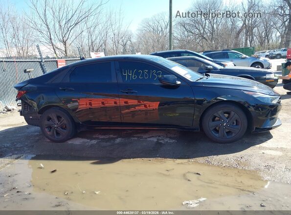 5NPLM4AG8MH010546 2021 HYUNDAI ELANTRA Black Rear interior view