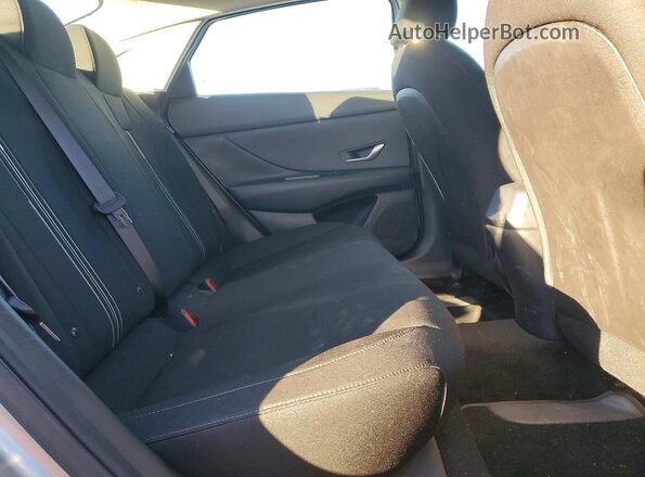 5NPLM4AGXMH028045 2021 HYUNDAI ELANTRA Silver Rear seats view