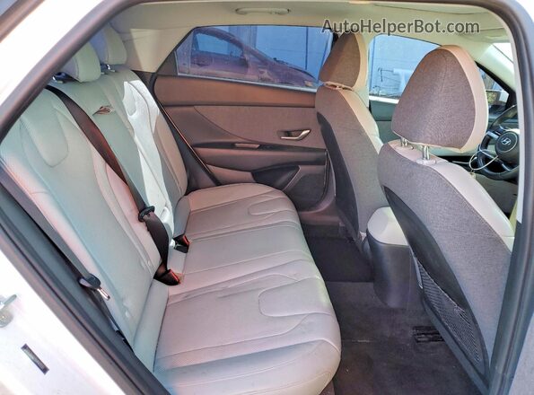 5NPLP4AG5MH015551 2021 HYUNDAI ELANTRA White Հետևի նստատեղերի տեսք