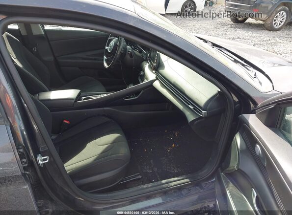 5NPLS4AG1MH015528 2021 HYUNDAI ELANTRA Black Вид салону спереду