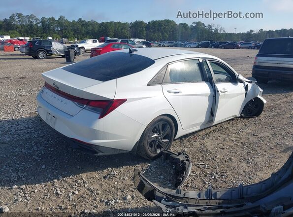 5NPLS4AG5NH084823 2022 HYUNDAI ELANTRA White Tył prawy