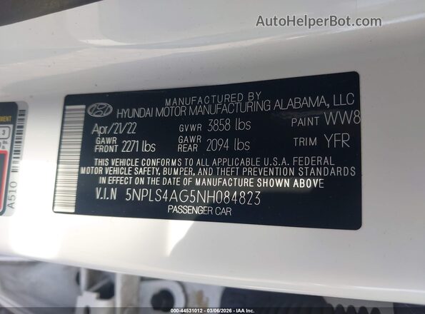 5NPLS4AG5NH084823 2022 HYUNDAI ELANTRA White Widok komory silnika