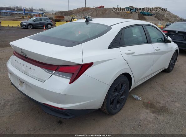 5NPLS4AG7NH071605 2022 HYUNDAI ELANTRA White Rear right