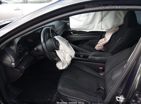 5NPLS4AGXMH020498 2021 HYUNDAI ELANTRA Серый Вид салона спереди