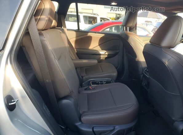 5TDAAAA68TS018421 2026 LEXUS TX Silver Вид задньої частини салону