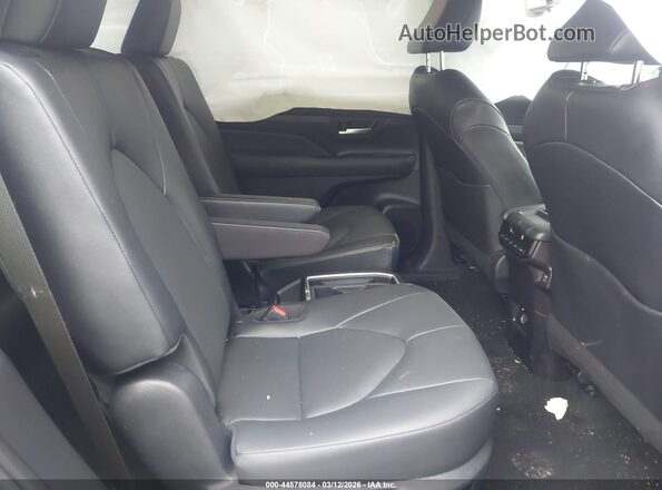 5TDAAAB51TS105986 2026 TOYOTA LE Синий 