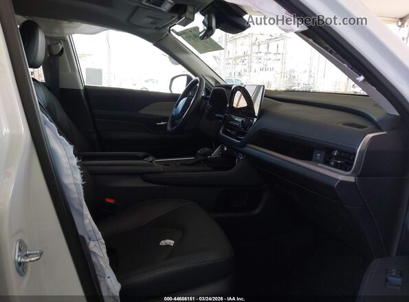 5TDAAAB53SS074710 2025 TOYOTA GRAND HIGHLANDER White Widok wnętrza z przodu