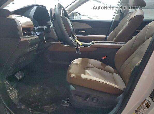 5TDAAAB58SS094838 2025 TOYOTA GRAND White Սալոնի դիմացի տեսք