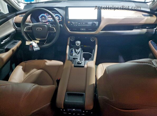 5TDAAAB58SS094838 2025 TOYOTA GRAND White Առջևի վահանակի տեսք