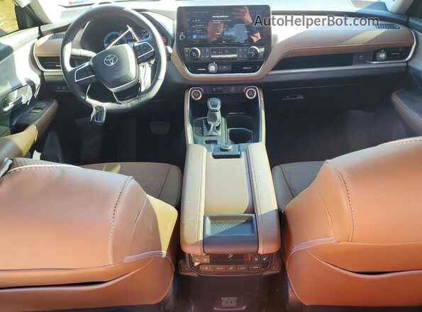 5TDAAAB5XSS102485 2025 TOYOTA GRAND Синий Вид панели приборов