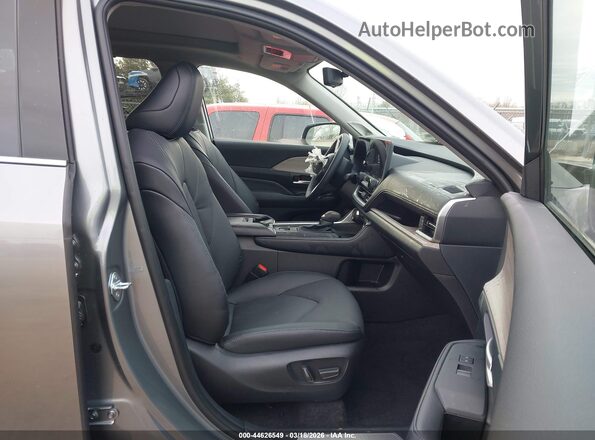 5TDAAAB5XTS121703 2026 TOYOTA GRAND HIGHLANDER Серый Вид салона спереди