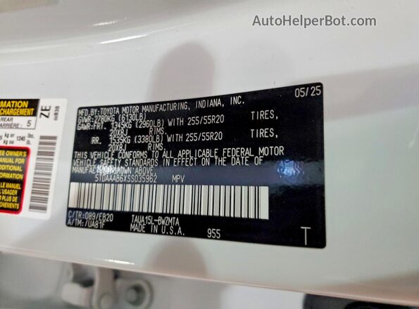 5TDAAAB6XSS035962 2025 LEXUS TX White 360 interior view