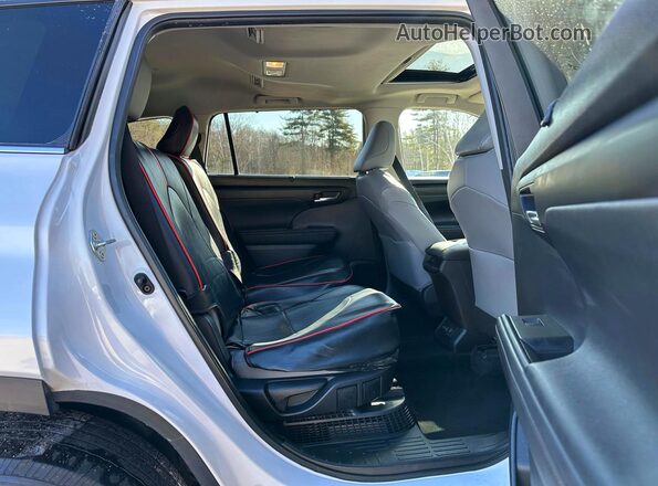 5TDABRCH1PS586316 2023 TOYOTA HIGHLANDER HYBRID White 