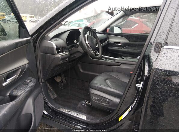 5TDACAB50SS047135 2025 TOYOTA LE Black 