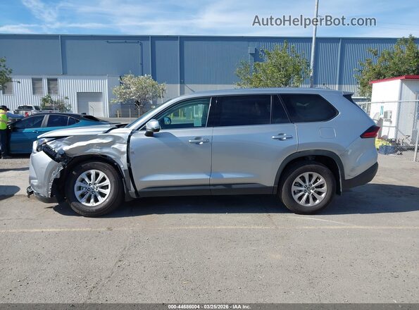 5TDACAB51SS035494 2025 TOYOTA LE Silver Սալոնի 360 աստիճան տեսք