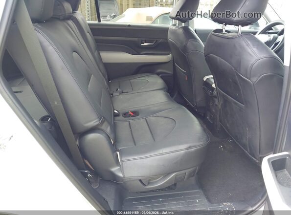 5TDACAB59RS027279 2024 TOYOTA LE White 