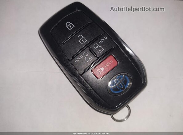 5TDBSKFC4SS171706 2025 TOYOTA LE Зеленый Вид панели приборов
