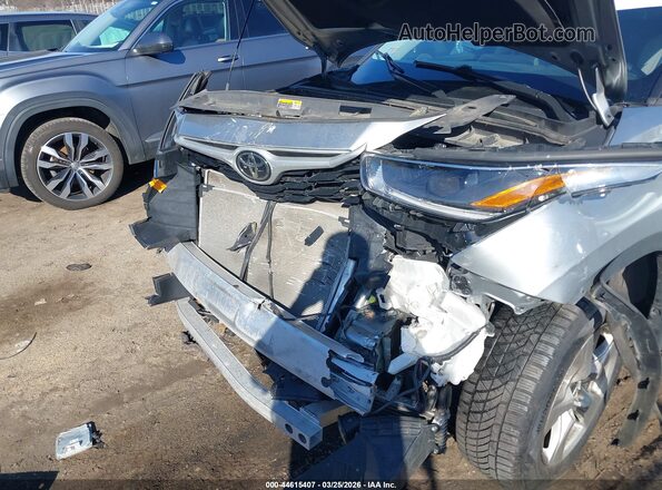 5TDBZRBH2MS155304 2021 TOYOTA LE Silver Դիմացի տեսք
