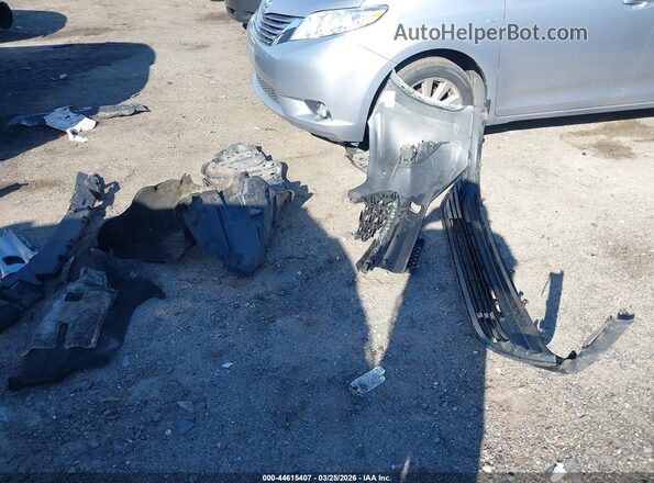 5TDBZRBH2MS155304 2021 TOYOTA LE Silver Սարքավորումների վահանակի տեսք