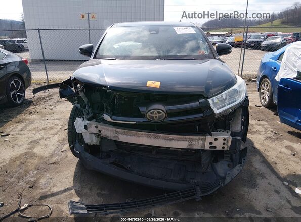 5TDBZRFH7HS412845 2017 TOYOTA LE Black Widok wnętrza z tyłu