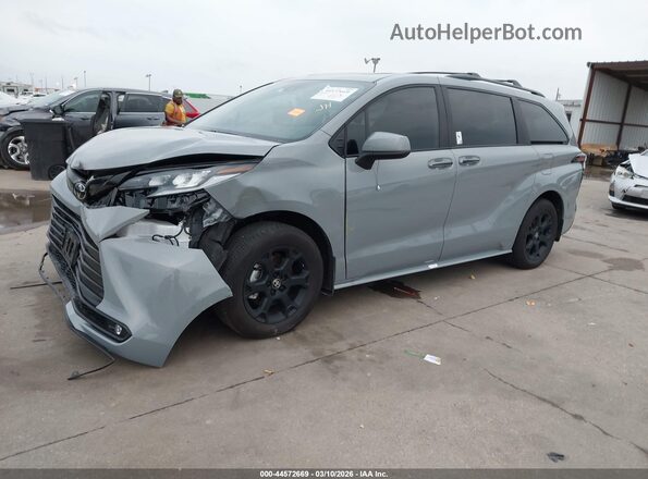 5TDCSKFC6TS229353 2026 TOYOTA SIENNA Pewter წინა მარცხენა ხედი სამი მეოთხედიდან