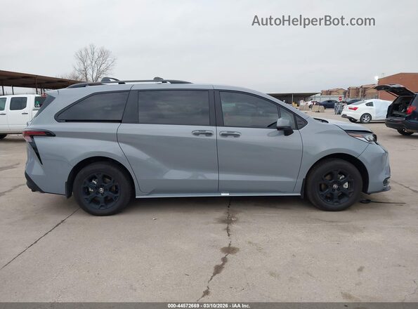 5TDCSKFC6TS229353 2026 TOYOTA SIENNA Pewter უკანა სალონის ხედი