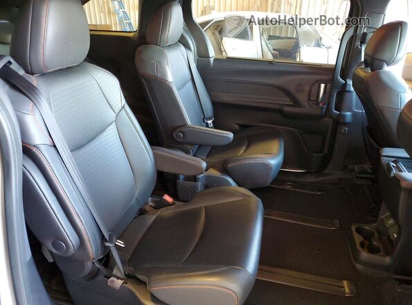 5TDDRKEC1MS040337 2021 TOYOTA SIENNA Gray Rear interior view