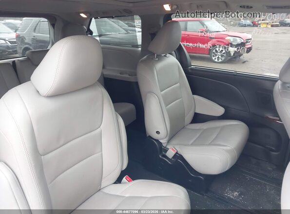 5TDDZ3DC0HS155377 2017 TOYOTA LIMITED Gray 