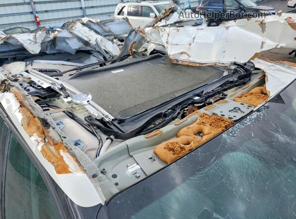 5TDDZRBH3MS083098 2021 TOYOTA LIMITED White Շարժիչի բաժամունքի տեսք