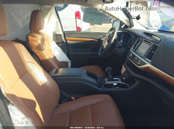 5TDDZRFH0JS814009 2018 TOYOTA LIMITED White წინა სალონის ხედი