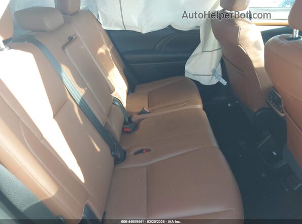 5TDDZRFH0JS814009 2018 TOYOTA LIMITED White VIN კოდის სტიკერის ხედი