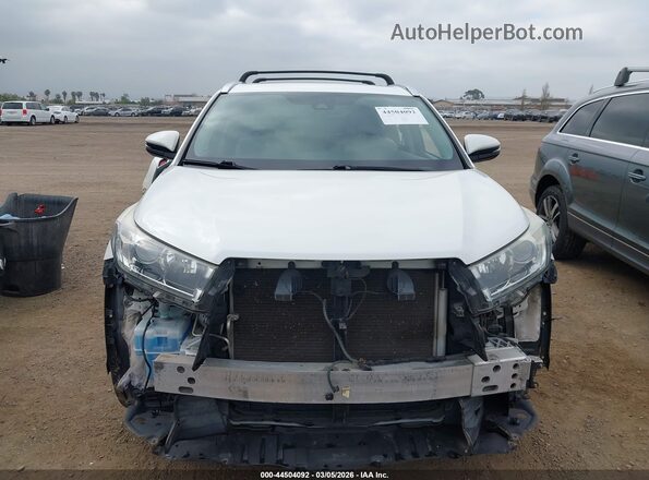 5TDDZRFH9JS859353 2018 TOYOTA LIMITED White Rear interior view