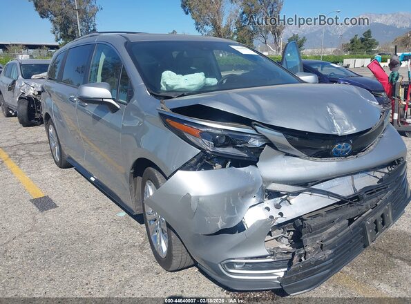 5TDERKEC4RS198165 2024 TOYOTA SIENNA Silver Front view