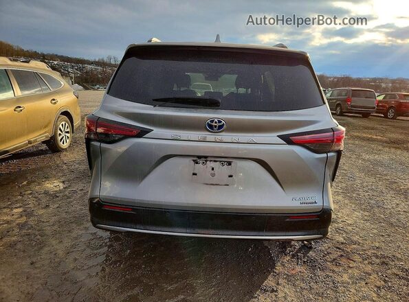 5TDERKEC5MS053774 2021 TOYOTA SIENNA Silver Вид ззаду