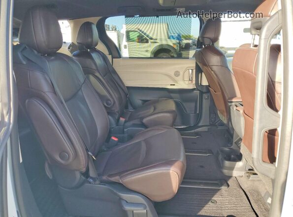 5TDESKFC1NS061875 2022 TOYOTA LIMITED White Rear interior view