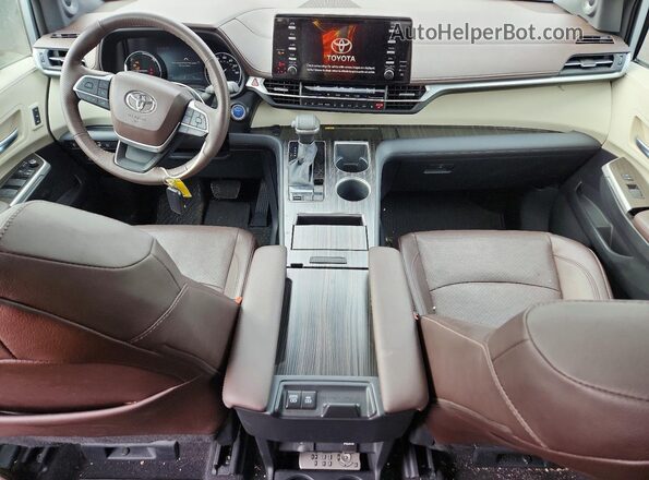 5TDESKFC2PS085928 2023 TOYOTA SIENNA Silver Dashboard view