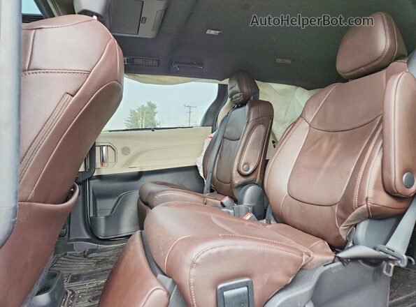 5TDESKFC2PS085928 2023 TOYOTA SIENNA Silver Rear interior view
