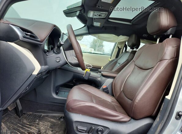 5TDESKFC2PS085928 2023 TOYOTA SIENNA Silver Front interior view