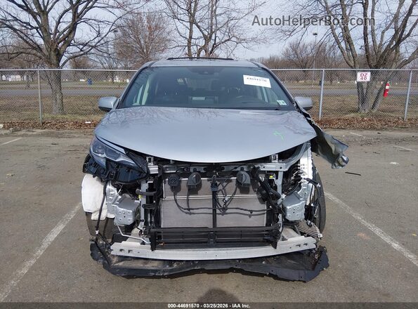 5TDESKFC6RS133949 2024 TOYOTA SIENNA Silver ხელსაწყოთა პანელის ხედი