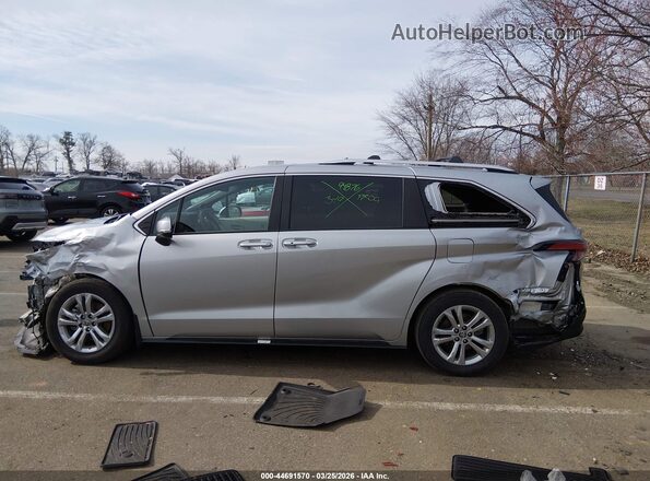 5TDESKFC6RS133949 2024 TOYOTA SIENNA Silver სალონის 360-გრადუსიანი ხედი
