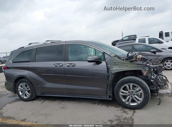 5TDESKFC8RS137548 2024 TOYOTA SIENNA Gray Widok wnętrza 360 stopni