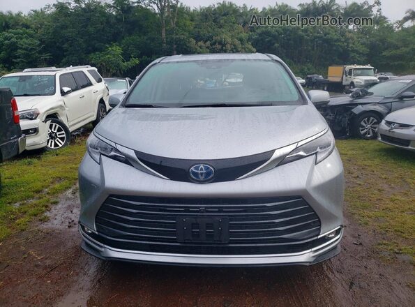 5TDESKFC9PS090866 2023 TOYOTA LIMITED Серебряный Вид спереди