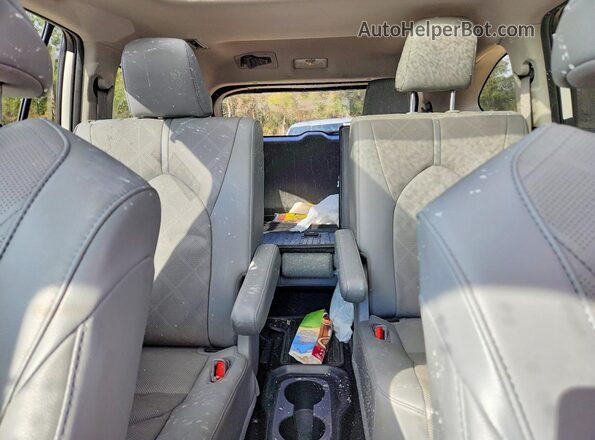 5TDFZRAH5MS079337 2021 TOYOTA HIGHLANDER White Rear seats view