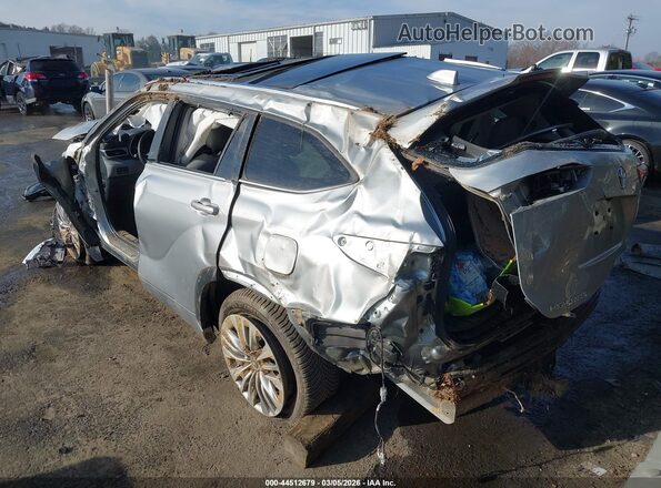5TDFZRAH9NS126516 2022 TOYOTA HIGHLANDER Silver Tył lewy