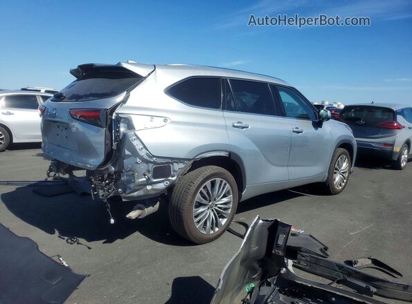 5TDFZRBH9MS094793 2021 TOYOTA HIGHLANDER Silver Задня права чверть