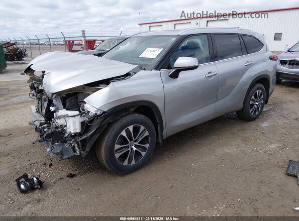 5TDGZRBH2MS551769 2021 TOYOTA LE Silver Առջևի ձախ երեք քառորդ տեսարան