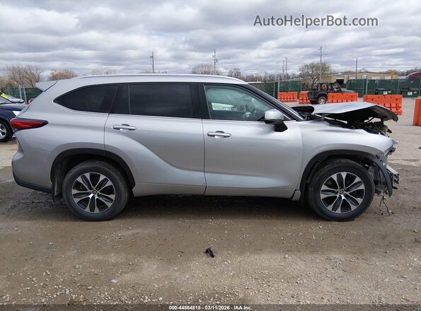 5TDGZRBH2MS551769 2021 TOYOTA LE Silver Սալոնի 360 աստիճան տեսք