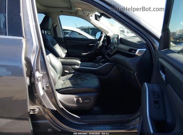 5TDGZRBHXLS522745 2020 TOYOTA LE Silver წინა სალონის ხედი