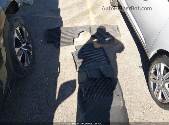 5TDGZRBHXLS522745 2020 TOYOTA LE Silver 