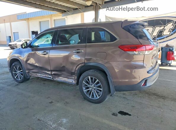 5TDJGRFH5JS045273 2018 TOYOTA LE Желто-коричневый 